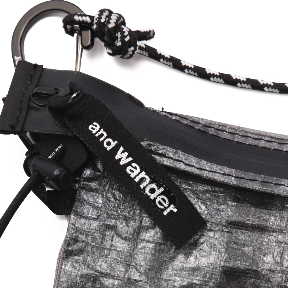 And Wander Dyneema Sacoche Charcoal 5741975527-022