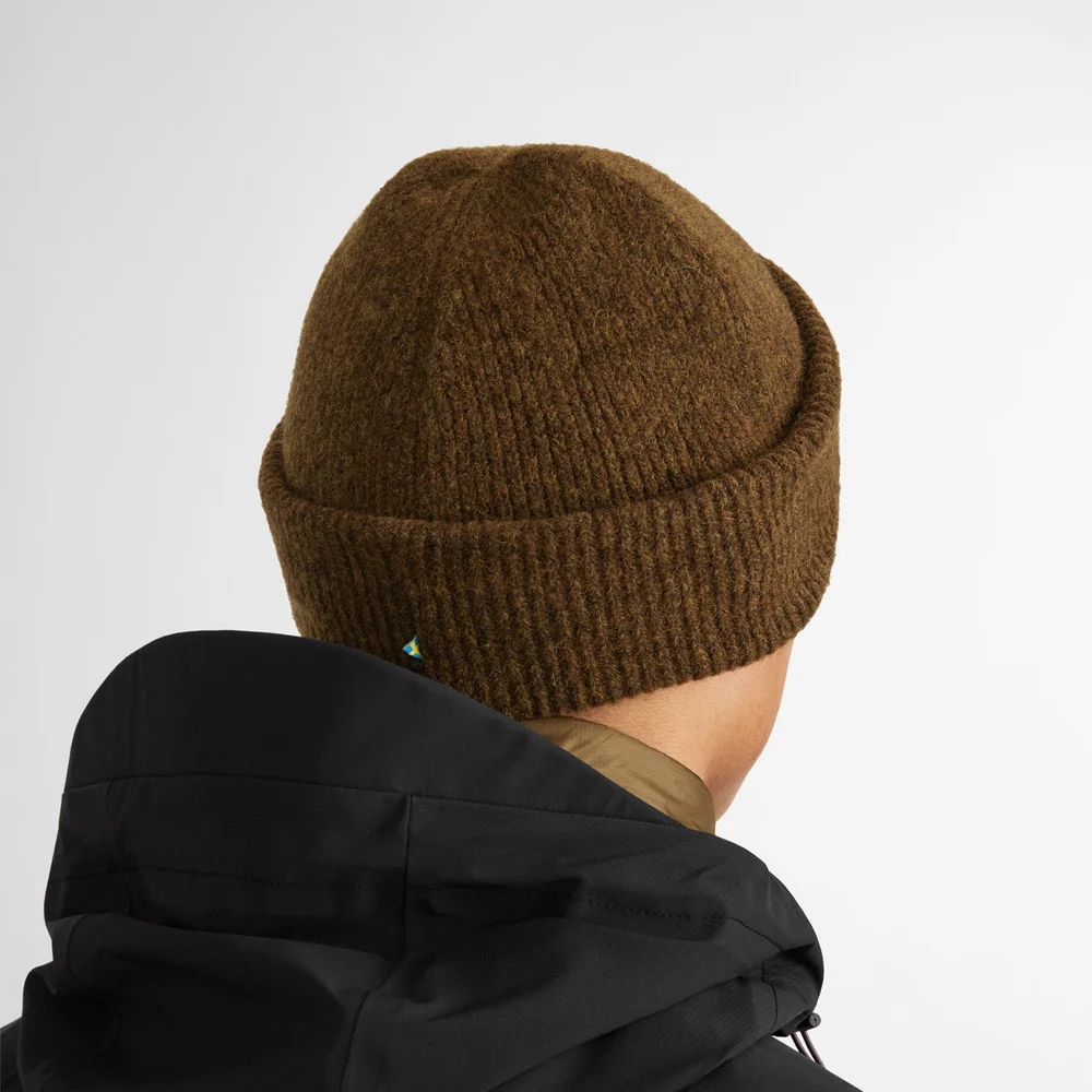 Klättermusen Runa Beanie Black Gold 10048-398