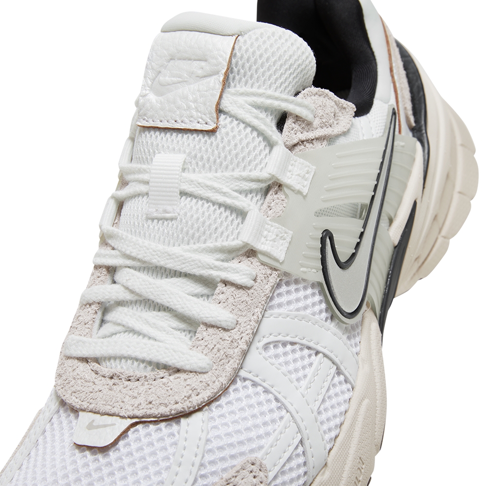 Nike W V2K Run 'Light Orewood' FN6703-100